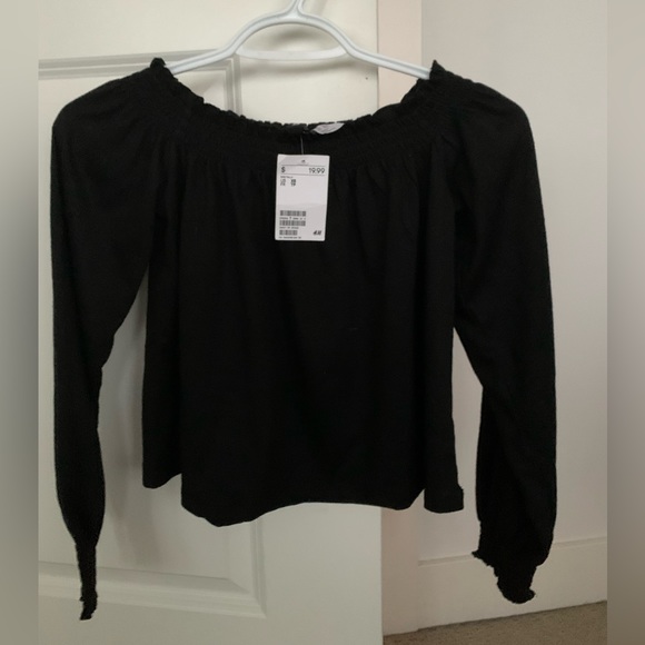 H&M Black Off the Shoulder Blouse - Picture 2 of 3